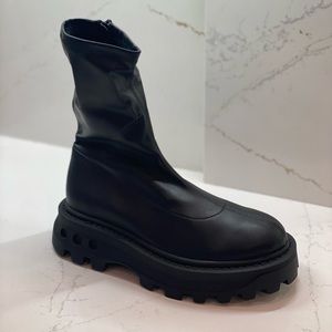 Motorcycle boot- Simon Baker- never worn